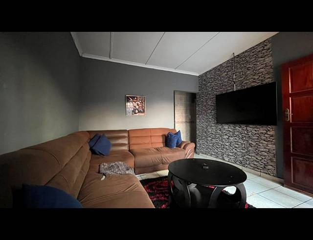 3 BEDROOM HOUSE FOR SALE IN UMHLATHUZE